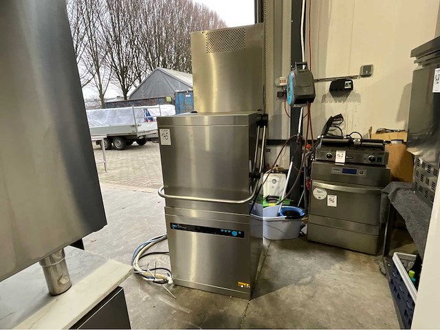 Meiko upster korvenvaatwasmachine - afbeelding 1 van  8