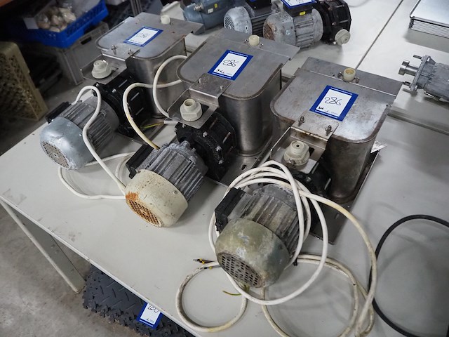 Meiko - afbeelding 2 van  5