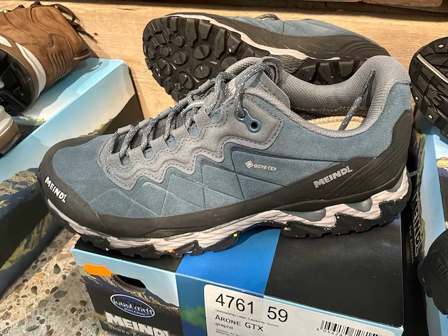 Meindl wandelschoen 42.5 (2x) - afbeelding 2 van  5