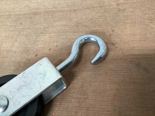 Mejawa katrol met haak, verzinkt (47x) - afbeelding 1 van  3