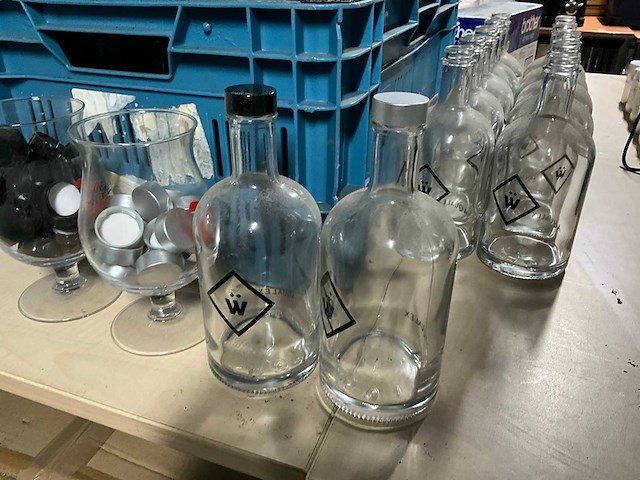 Melk- en waterflessen (70x) - afbeelding 3 van  6
