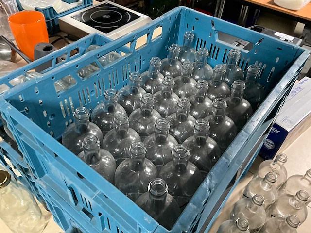 Melk- en waterflessen (70x) - afbeelding 5 van  6