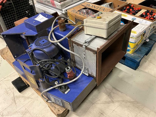 Meltic 280 granuleermachine - afbeelding 1 van  4