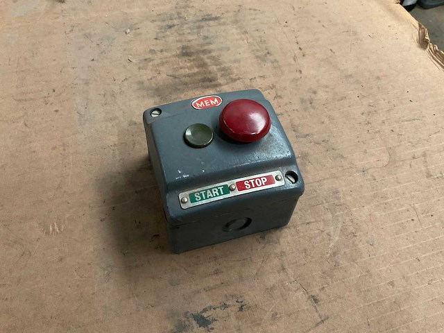 Mem drukknopkast (8x) - afbeelding 1 van  3