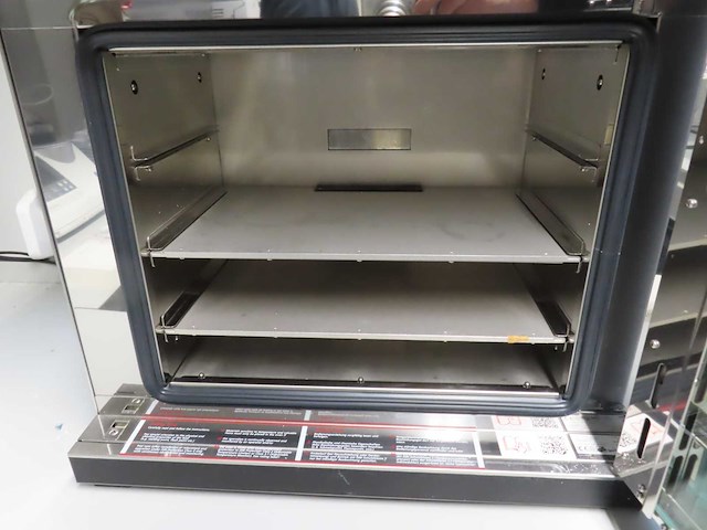 Memmert - v029 - vacuumoven - afbeelding 3 van  6