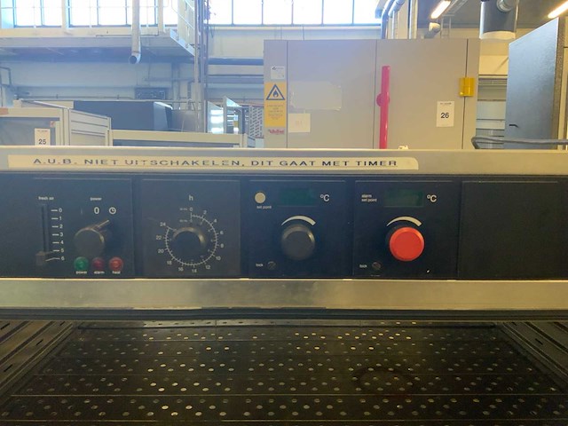 Memmert 800 droogoven - afbeelding 4 van  5