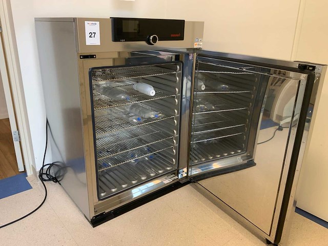 Memmert broedstoof - afbeelding 1 van  14