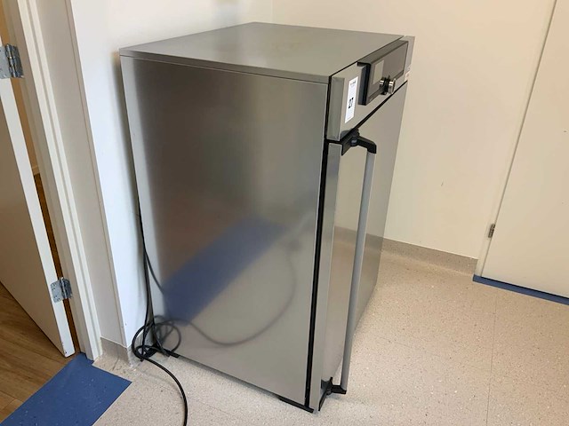 Memmert broedstoof - afbeelding 12 van  14