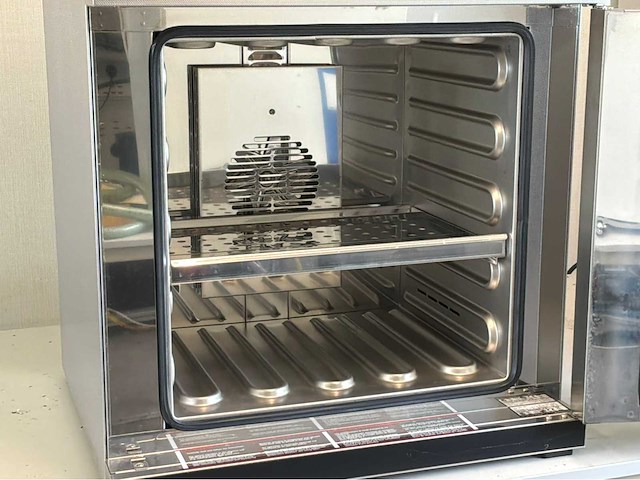 Memmert ufb 400 laboratorium droogoven / verwarmingsoven - afbeelding 1 van  2