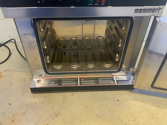 Memmert um 100 laboratoriumoven - afbeelding 1 van  3