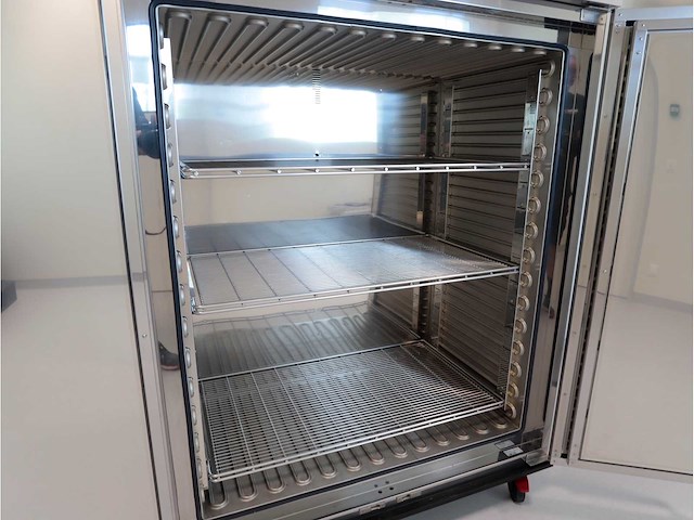 Memmert un750 laboratoriumoven - afbeelding 1 van  3
