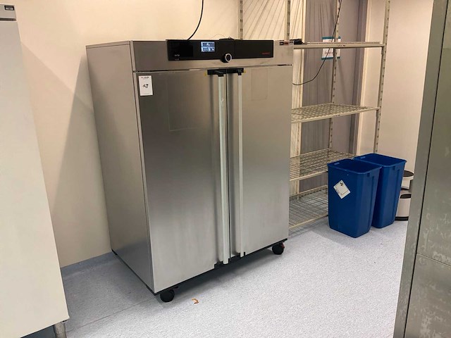 Memmert un750 laboratoriumoven - afbeelding 1 van  6