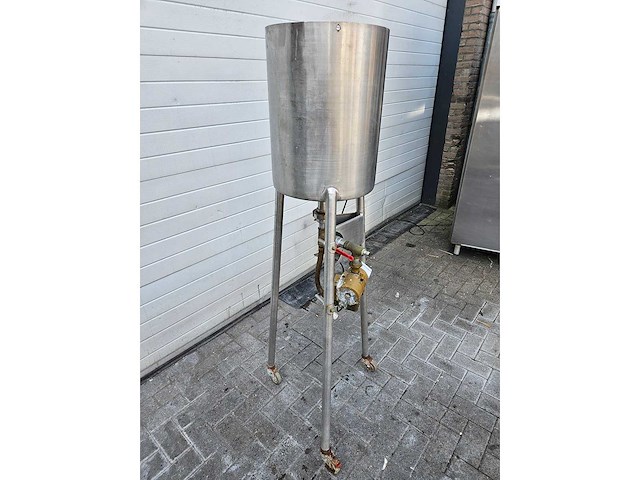 Mengtank met vloeistofpomp - afbeelding 2 van  3