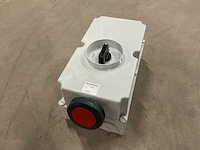 Mennekes 5066a 125a 6p 400v ip67 wandcontactdoos afschakelbaar - afbeelding 1 van  4