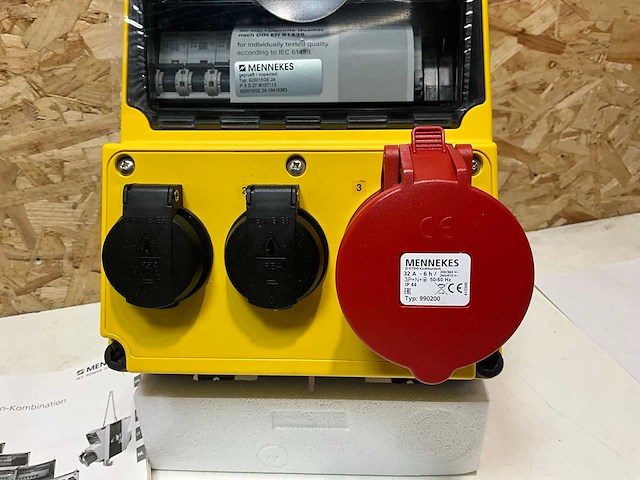 Mennekes 920015ge contactdooscombinatie - afbeelding 2 van  2