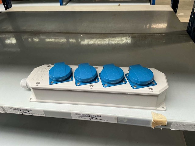 Mennekes contactdozen (5x) - afbeelding 1 van  4