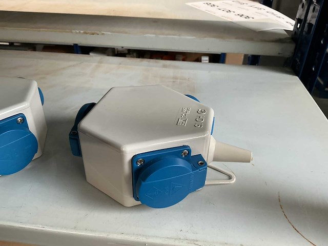 Mennekes contactdozen (5x) - afbeelding 1 van  4