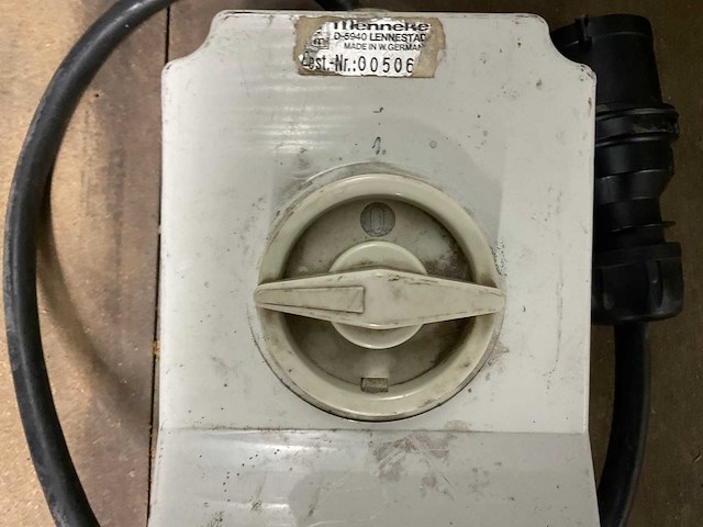 Mennekes d-5940 krachtstroom schakelkast - afbeelding 2 van  3