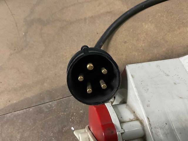 Mennekes d-5940 krachtstroom schakelkast - afbeelding 3 van  3