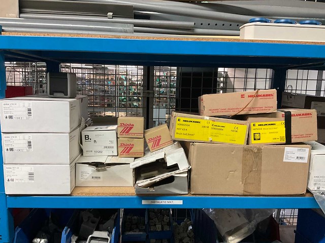 Mennekes diverse elektro- en installatie materialen en lampen - afbeelding 25 van  53