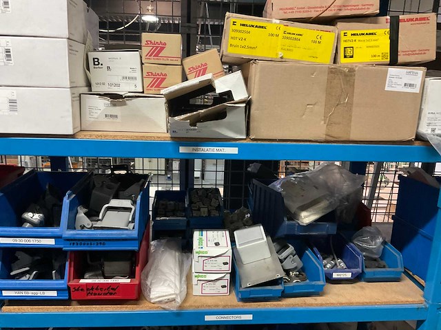 Mennekes diverse elektro- en installatie materialen en lampen - afbeelding 26 van  53