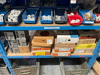 Mennekes diverse elektro- en installatie materialen en lampen - afbeelding 28 van  53