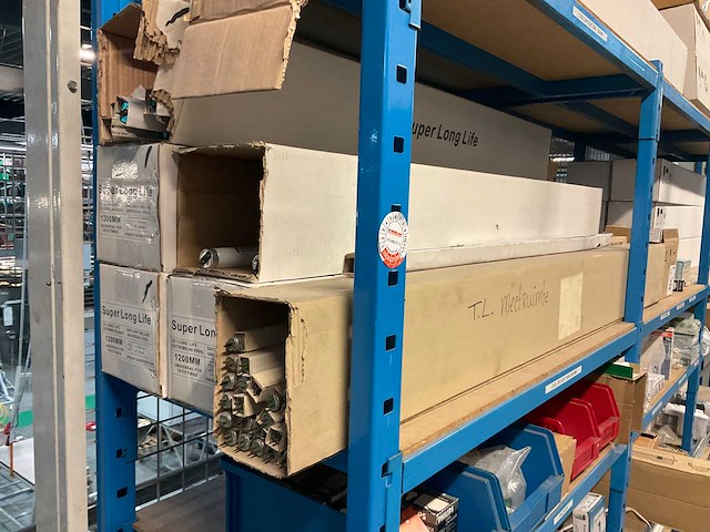 Mennekes diverse elektro- en installatie materialen en lampen - afbeelding 23 van  53