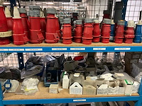 Mennekes diverse elektro- en installatie materialen en lampen - afbeelding 37 van  53