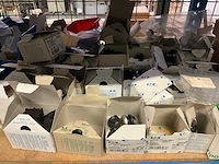 Mennekes diverse elektro- en installatie materialen en lampen - afbeelding 38 van  53