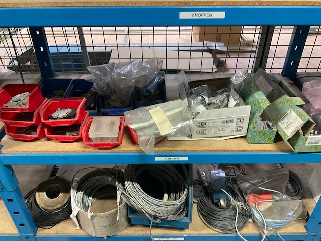 Mennekes diverse elektro- en installatie materialen en lampen - afbeelding 39 van  53