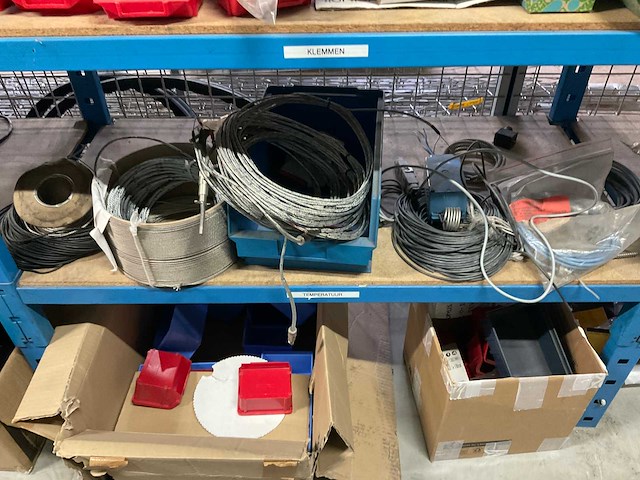 Mennekes diverse elektro- en installatie materialen en lampen - afbeelding 40 van  53