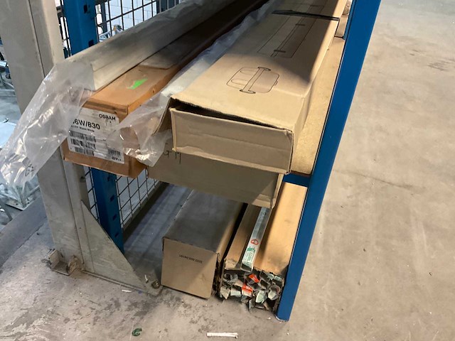 Mennekes diverse elektro- en installatie materialen en lampen - afbeelding 51 van  53