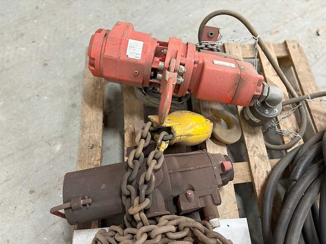 Mennens hijs-en lierinstallatie - afbeelding 7 van  9