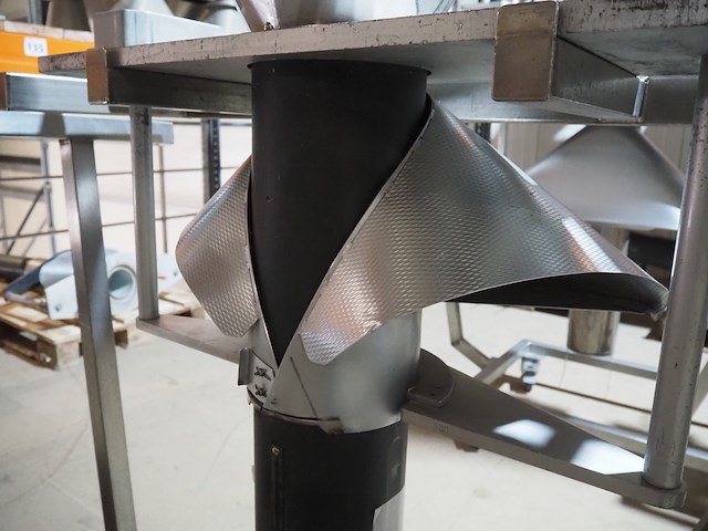 Mennens - afbeelding 3 van  16