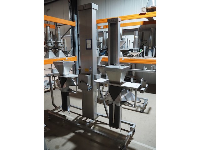 Mennens - afbeelding 1 van  16