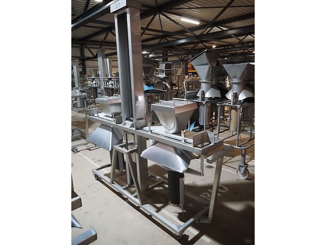 Mennens - afbeelding 10 van  16