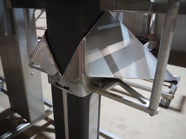 Mennens - afbeelding 14 van  16