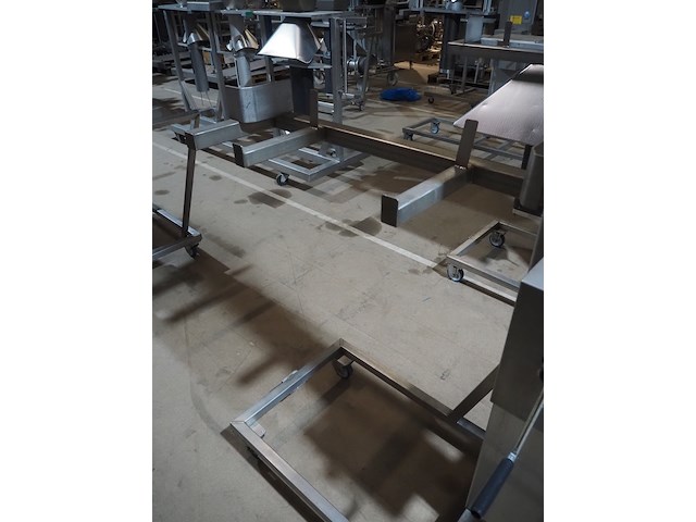 Mennens - afbeelding 8 van  14