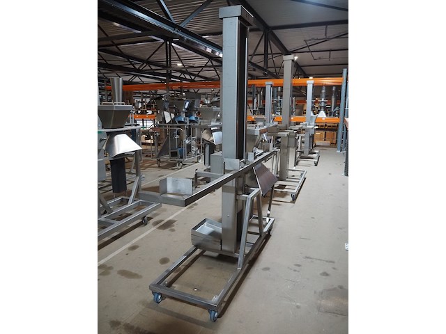 Mennens - afbeelding 6 van  12