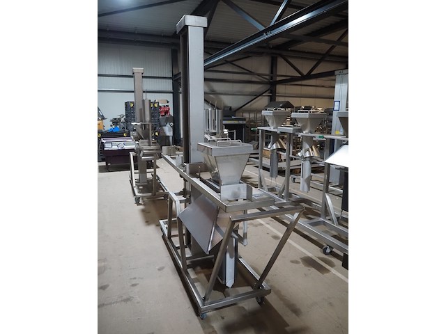 Mennens - afbeelding 7 van  12