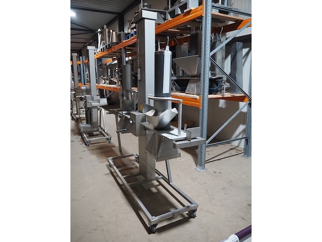 Mennens - afbeelding 8 van  15