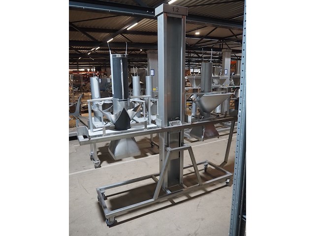 Mennens - afbeelding 9 van  15