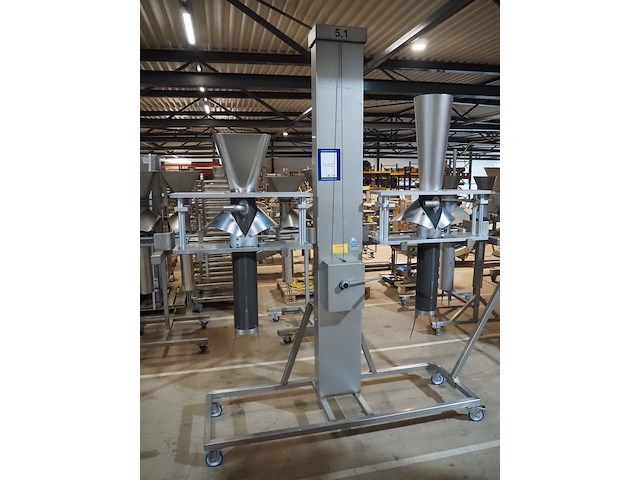 Mennens - afbeelding 1 van  15