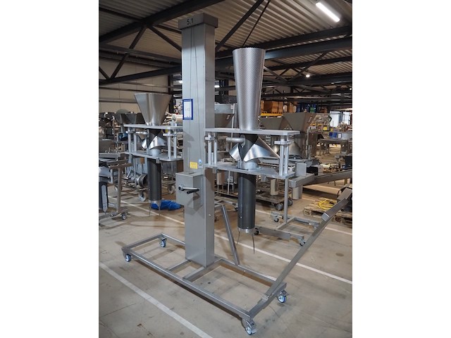 Mennens - afbeelding 8 van  15