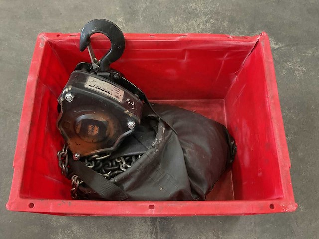 Menta mc05 (500kg - 15m) kettingtakel met kettingzak - afbeelding 1 van  3