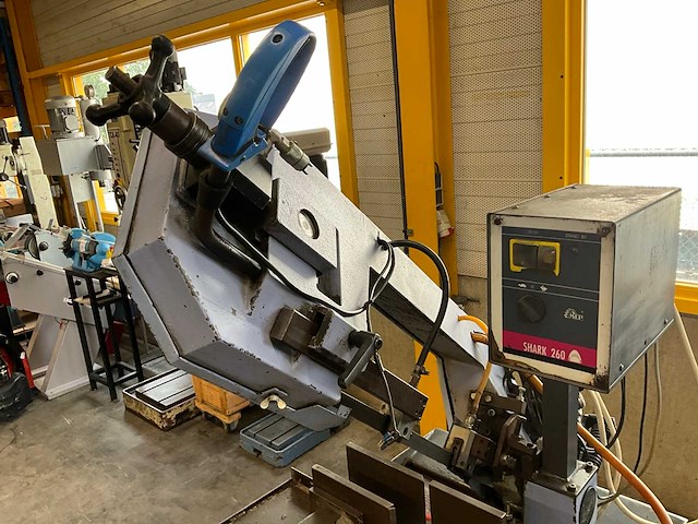 Mep shark 260 horizontale bandzaagmachine - afbeelding 7 van  10