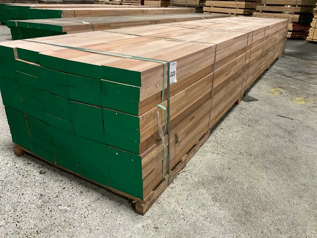 Meranti balken 63x205 mm gevingerlast en gelamineerd (50x) - afbeelding 3 van  8