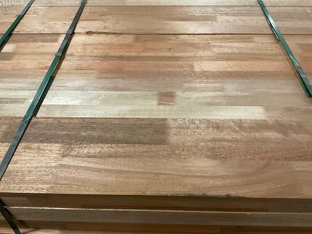 Meranti balken 63x205 mm gevingerlast en gelamineerd (50x) - afbeelding 6 van  8