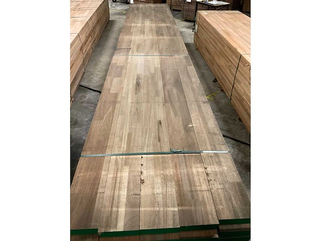 Meranti balken 63x205 mm gevingerlast en gelamineerd (50x) - afbeelding 5 van  6