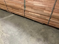 Meranti balken 63x76 mm gevingerlast en gelamineerd (120x) - afbeelding 7 van  7